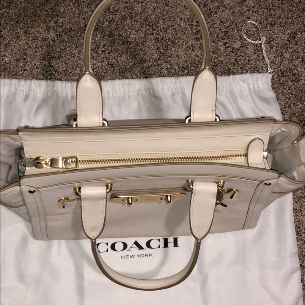NWT Coach Swagger. Beautiful!. 🥰